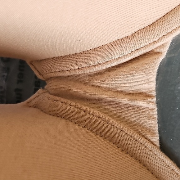 Set of Three Padded Tee Shirt Bras Black, White, Tan. NWT. 40 DDD. - Picture 6 of 8